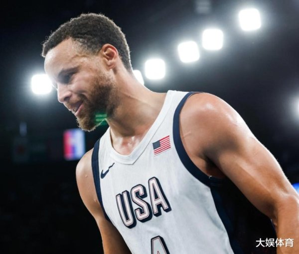 Curry là một học sinh trung họ
