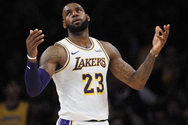 Lakers đã không gia hạn hợp đồ
